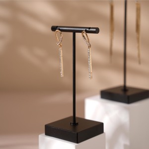 ขาตั้งเครื่องประดับโลหะที่โดดเด่นสะดุดตา ทำความสะอาดง่าย ดูแลรักษาน้อยเพียงน้อยน้อยก็คงความสวยงาม - Product Image 2