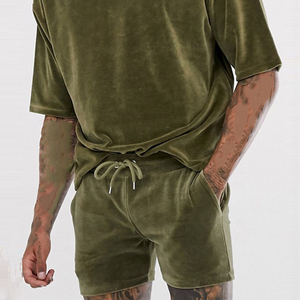 Vente en gros Survêtement en velours grande taille écologique et respirant Ensemble short d'été deux pièces avec logo personnalisé pour hommes Jogger - Product Image 3