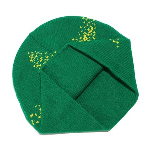 Bonnet d'hiver personnalisé en tricot à revers en acrylique avec strass pour femmes Bonnet avec logo - Product Image 5
