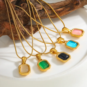 Elegante Collar con Colgante Cuadrado de Circonita, Chapado en Oro de 18K, Acero Inoxidable 304, Cadena de Serpiente Vintage, Ideal para Uso Diario Moderno - Product Image 5