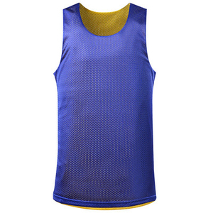 Jersey y pantalones cortos de baloncesto Reversible blanco y naranja para hombre, diseño de malla transpirable con nombre y número personalizables, uniforme de equipo - Product Image 4