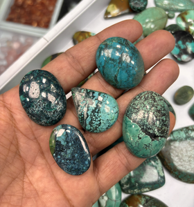 Turquesa Tibetana Natural Certificada por IGI, Tamaño Libre de 10-30 mm Aprox., Cabujón Ovalado Tallado, Piedra Preciosa para Joyería Hecha a Mano - Product Image 3
