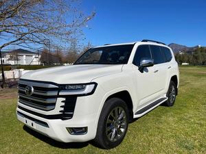 2025 pour Toyota pour Land Cruiser 300 3.3D ZX Sièges en cuir à conduite droite et à gauche-Usagés - Product Image 5