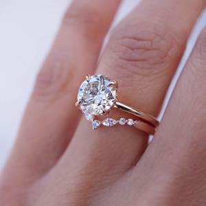 Bague en moissanite courbée 0.36 ct marquise et coupe ronde en or massif 14 carats, bague à empiler assortie pour bague de fiançailles solitaire plate - Product Image 4