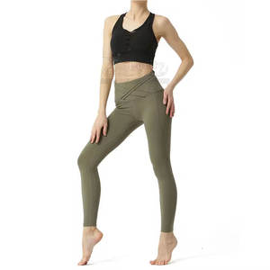 Fabrication en usine Ensemble de yoga pour femmes Conception en coton Votre propre ensemble de yoga léger pour femmes en vente en ligne - Product Image 1
