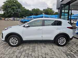 KIA SPORTAGE 1.6GDI d'occasion LHD/RHD 2019 - Product Image 4
