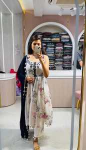 Vestido Largo Bordado con Escote en V y Silueta Imperio, Hecho a Mano, Más Vendido, con Pantalón Inferior para Eventos Festivos y Reuniones Familiares - Product Image 6