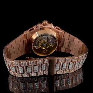 Montre Hip Hop à cadran analogique noir de qualité supérieure Moissanite bicolore entièrement glacée Baguette diamant bande de luxe en acier inoxydable de haute qualité - Product Image 5