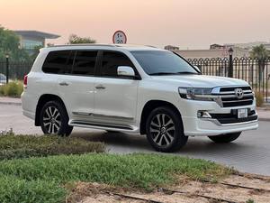 Auto Usata Economica 2024 Toyota Land Cruiser GXR V8 5.7L Benzina SUV Bianco Automatico, Auto Usate Pronte per la Spedizione - Product Image 3