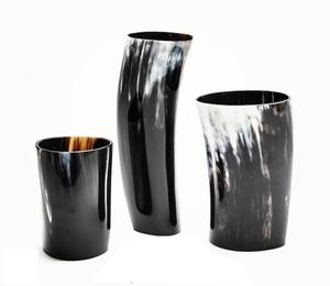 Ensemble de tasses en corne personnalisables pures et fabriquées à la main avec des tasses classiques faites à la main de haute qualité pour la boisson à la bière Logo personnalisé en gros - Product Image 1