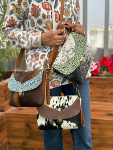 กระเป๋าถือหนังวัวลายนูนสไตล์ตะวันตกสำหรับผู้หญิงกระเป๋าตังค์แกะสลักแบบมีสไตล์ลำลองกระเป๋าหนังแท้ - Product Image 4