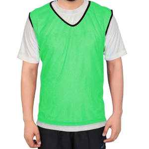 Gilet de sport réversible unisexe pour jeunes, logo personnalisé, football, basketball, entraînement, col en V, imprimé par transfert thermique - Product Image 4