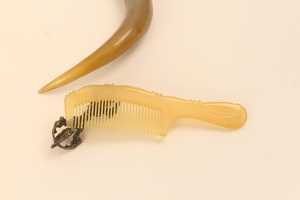 Peigne à cheveux en corne fait à la main professionnel, lisse, poli, anti-frisottis, pour le coiffage en salon, soin des cheveux - Product Image 2