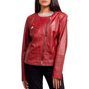 Veste d'extérieur contemporaine ajustée à fermeture éclair asymétrique inspirée du style moto en cuir rouge vif pour femmes avec un style audacieux - Product Image 6