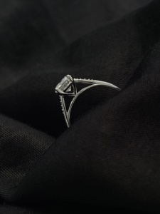 Diamant naturel rond 2 ct et diamant de laboratoire Cvd or jaune Bague de mariage de luxe pour femme - Product Image 3