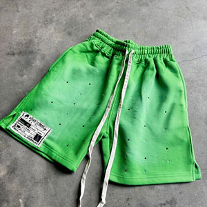 Shorts unisexes en molleton 100% coton personnalisés, style décontracté, strass et effet délavé, devant plat, coupe droite, patch imprimé - Product Image 2