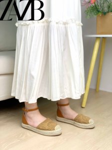 Lujosas <span class=keywords><strong>sandalias</strong></span> de diseñador con hebilla de metal personalizadas <span class=keywords><strong>Sandalias</strong></span> planas de moda para mujeres y mujeres Comodidad para mujeres - Product Image 6