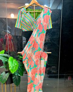 Faites tourner les têtes avec des saris de séquence de cordon à la mode sur organza, associés à un chemisier qui respire l'élégance. - Product Image 4