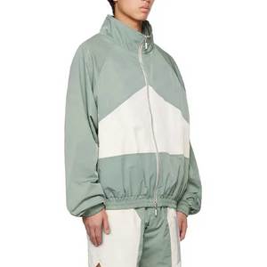 Ensemble deux pièces personnalisé pour hommes coupe-vent et short en nylon à fermeture éclair réfléchissante motif solide écologique pour survêtement d'hiver - Product Image 3