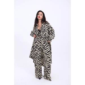 7101 TAKIM-SINGAPORE Blusa informal de tela crepé - Product Image 2