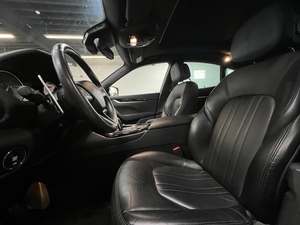 Increíble Maserati Levante Modena AWD 2023 Usado en Perfectas Condiciones, con Poco Kilometraje, en Existencia, Ofrecido a una Fantástica Oferta - Product Image 6