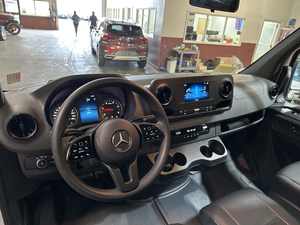 Mercedes-Benz Sprinter 2500 de haute qualité, nouveau modèle 2023, toit haut, empattement de 170 pouces, extensible - Product Image 3