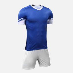 Uniforme de football respirant de couleur unie, nouveau design, logo personnalisé, uniforme de football pour hommes - Product Image 2