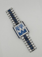 Montre classique en diamant coupe ronde Moissanite certifiée VVS/DEF conçue pour les hommes, incarnant la pointe de la mode Hip Hop