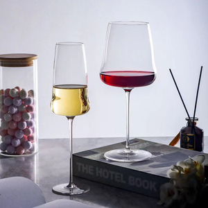 Juego de Copas de Vino de Cristal con Forma de Campana, Modernas y Creativas, Copas de Champán Tipo Tulipán, Copas de Cóctel para Hoteles de Lujo - Product Image 4