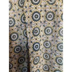 Túnica Hippie Elegante Estampada a Mano Marigold Meadow SS22 Casual XL Drapeada para Fiesta en la Playa, Club, Sostenible, OEM/ODM Disponible - Product Image 1