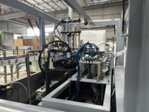 Sistema de Soplado Automático de Alta Eficiencia para la Fabricación de Botellas de PET - Product Image 5