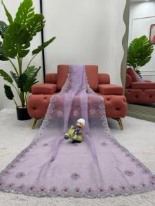 Hermoso Sari de diseñador con trabajo de hilo y secuencia y blusa - Product Image 4