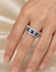 Anillo de Eternidad de Lujo Unisex de Oro Blanco de 18K con 9 Piedras de Zafiro Azul y Diamantes de 3.224ct, Joyería Fina al por Mayor para Boda y Compromiso - Product Image 4