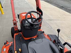 Mini Tractor Kubota BX23S 4WD 2021 con Cargador Frontal y Retroexcavadora |   Tractor Agrícola Compacto de 23 HP, Tractor Subcompacto 4x4 con Cargador - Product Image 5