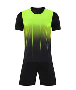 Ensembles de maillots de football pour jeunes personnalisés en gros uniformes de football pour enfants confortables et respirants pour l'entraînement scolaire nom d'équipe court - Product Image 1