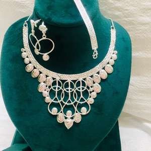 สร้อยคอ925ชุบเงินสไตล์วินเทจสำหรับสตรีพลอยตาแดงหินโลหะผสม Goodluck ทำจากโลหะผสมมีเส้นไข่มุกมาตรฐานยุโรปสำหรับเป็นของขวัญ - Product Image 2