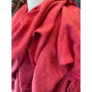 Paño de Meditación de Seda Color Frambuesa - Cómodo y Elegante para su Práctica Espiritual - Product Image 3