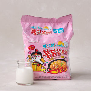 Boîtes de présentation de 24 paquets de nouilles instantanées Samyang Buldak Spicy Chicken Ramen Cup Noodles 70g pour distributeurs automatiques et fournitures de bureau - Product Image 4