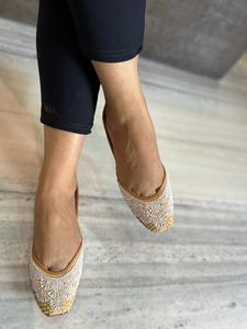 Juti-ropa de fiesta de estilo indio para mujer, Jutti de cuero bordado, artesanía - Product Image 2