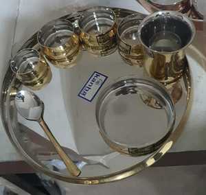 Vaisselle indienne en acier inoxydable laiton service de table traditionnel de 1 assiette Thali 7 petits bols 1 grand bol et 1 cuillère 1 fourchette - Product Image 4