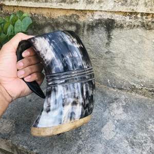 Venta al por mayor de calidad superior de estilo vikingo Cuerno de animales tazas para beber Jarras de cerveza naturales acabadas a mano para una experiencia única - Product Image 6