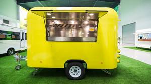 Camion de restauration mobile ORANGE RV, jaune citron, délicieux food truck, chariot à glaces, café, chips, pizza, boissons juteuses, food van - Product Image 5