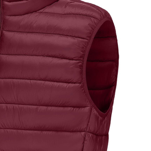 Gilet matelassé sans manches 100 % polyester pour homme, coupe-vent anti-UV, rembourré de duvet, avec logo personnalisé, idéal pour l'hiver et les occasions formelles - Product Image 5