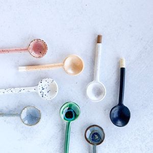 CUILLÈRE EN RÉSINE ARTISTIQUE ARTISANAT Cuillère à fourchette en résine Ustensiles en bois hautement polis avec logo personnalisé Accueil Hôtel Restaurants directement - Product Image 5