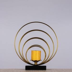 Ensemble de deux bougeoirs décoratifs au design moderne personnalisés en métal et marbre blanc doré pour la décoration de la maison Noël Pâques - Product Image 6