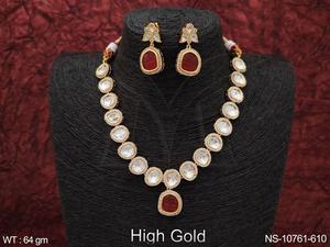 Bijoux de style fantaisie Kundan plaqués or de marque Ensemble de colliers courts Kundan pour la fête - Product Image 3