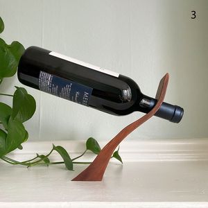 Porte-bouteille en bois rustique avec finition artisanale pour les amateurs de décoration vintage - Product Image 1
