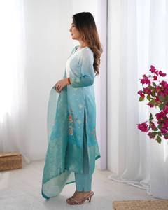 Ensemble Salwar Kameez en soie Chanderi pour femmes indiennes avec dupatta, tenue ethnique de fête, designer Bollywood - Product Image 4
