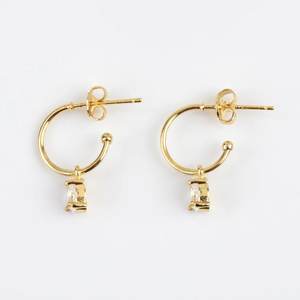 Boucles d'oreilles clous en argent sterling 925 plaqué or avec zircon cubique, design occidental fait main, tendance, en forme de cœur, pour fête et anniversaire - Product Image 5