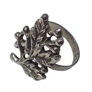 Servilletero de metal con diseño de hoja de aspecto real en niquelado para boda, fiesta, hotel, restaurante - Product Image 1